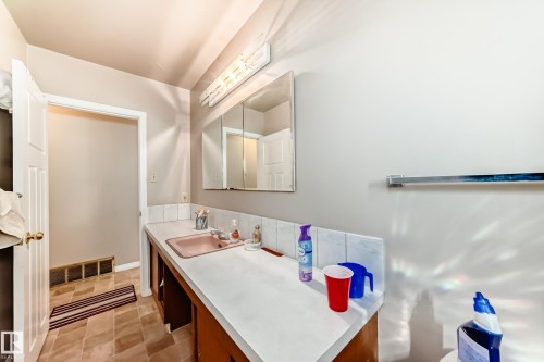 7807 108 Street, Edmonton, AB - Indoor Photo Showing Bathroom