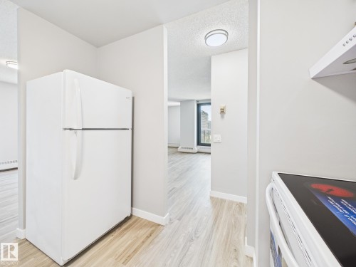810C 10145 109 Street, Edmonton, AB - Indoor