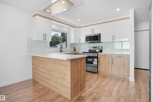 1415 80 Street Nw, Edmonton, AB - Indoor Photo Showing Kitchen With Stainless Steel Kitchen