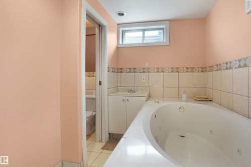 1415 80 Street Nw, Edmonton, AB - Indoor Photo Showing Bathroom