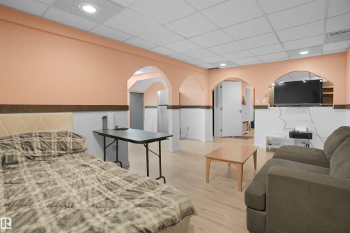 1415 80 Street Nw, Edmonton, AB - Indoor