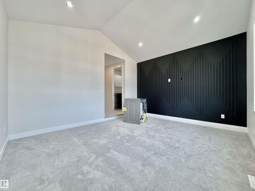 7027 Kiviaq Crescent, Edmonton, AB - Indoor Photo Showing Other Room