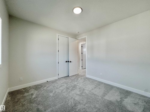 7027 Kiviaq Crescent, Edmonton, AB - Indoor Photo Showing Other Room