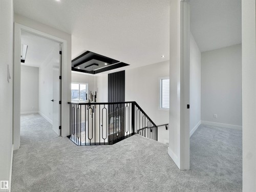 7027 Kiviaq Crescent, Edmonton, AB - Indoor Photo Showing Other Room