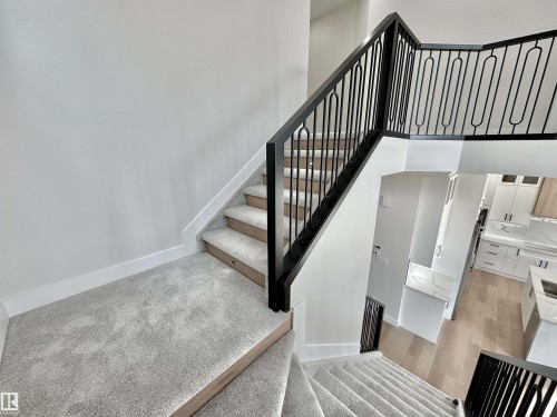 7027 Kiviaq Crescent, Edmonton, AB - Indoor Photo Showing Other Room