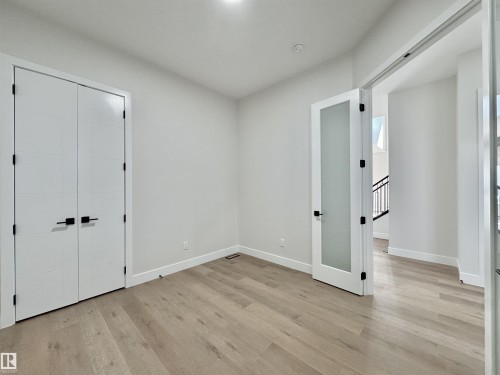 7027 Kiviaq Crescent, Edmonton, AB - Indoor Photo Showing Other Room
