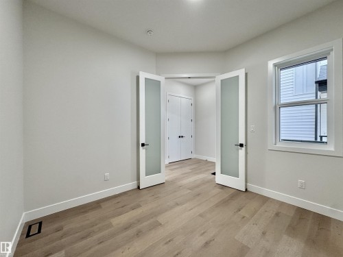 7027 Kiviaq Crescent, Edmonton, AB - Indoor Photo Showing Other Room