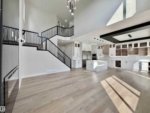 7027 Kiviaq Crescent, Edmonton, AB - Indoor Photo Showing Other Room