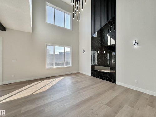 7027 Kiviaq Crescent, Edmonton, AB - Indoor Photo Showing Other Room