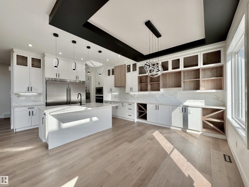 7027 Kiviaq Crescent, Edmonton, AB - Indoor Photo Showing Kitchen With Upgraded Kitchen