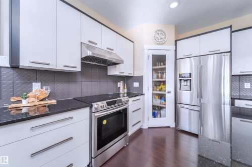 8967 24 Avenue, Edmonton, AB - Indoor Photo Showing Kitchen With Upgraded Kitchen