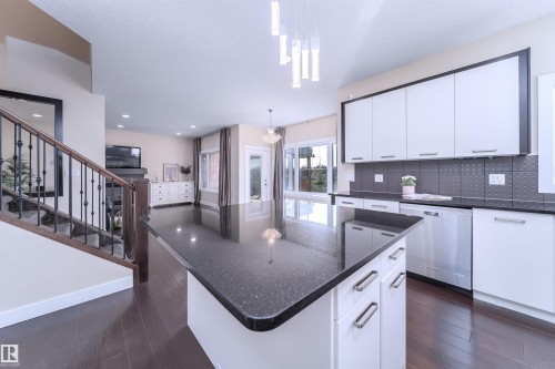8967 24 Avenue, Edmonton, AB - Indoor Photo Showing Kitchen