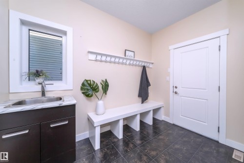 8967 24 Avenue, Edmonton, AB - Indoor