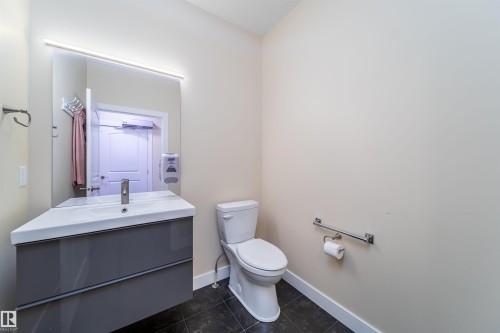 8967 24 Avenue, Edmonton, AB - Indoor Photo Showing Bathroom