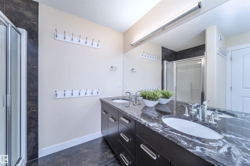 8967 24 Avenue, Edmonton, AB - Indoor Photo Showing Bathroom