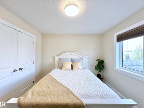 8967 24 Avenue, Edmonton, AB - Indoor Photo Showing Bedroom