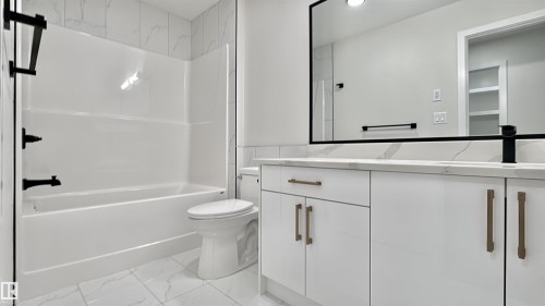 133 Pierwyck Loop, Spruce Grove, AB - Indoor Photo Showing Bathroom