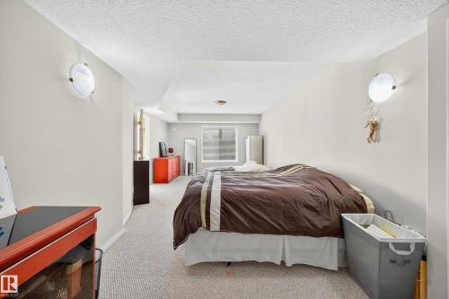 307 Tory View, Edmonton, AB - Indoor Photo Showing Bedroom