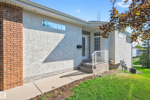 307 Tory View, Edmonton, AB - Outdoor