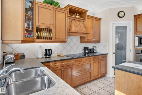 307 Tory View, Edmonton, AB - Indoor Photo Showing Kitchen With Double Sink