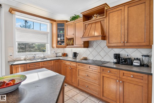 307 Tory View, Edmonton, AB - Indoor Photo Showing Kitchen With Double Sink