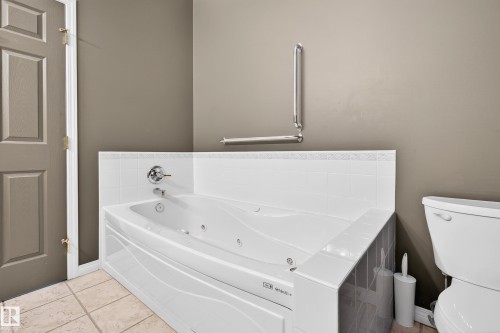 307 Tory View, Edmonton, AB - Indoor Photo Showing Bathroom