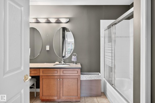 307 Tory View, Edmonton, AB - Indoor Photo Showing Bathroom