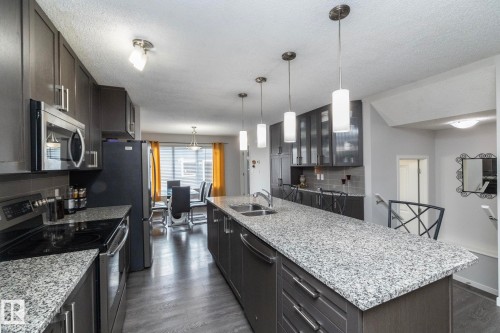 7712 Eifert Crescent, Edmonton, AB - Indoor Photo Showing Kitchen With Double Sink With Upgraded Kitchen
