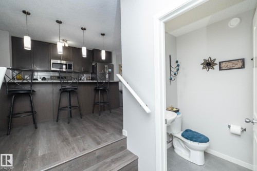 7712 Eifert Crescent, Edmonton, AB - Indoor Photo Showing Kitchen With Upgraded Kitchen