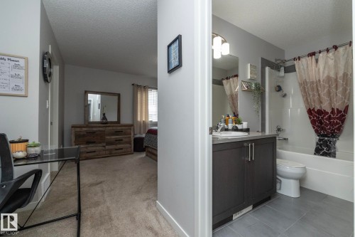 7712 Eifert Crescent, Edmonton, AB - Indoor Photo Showing Bathroom