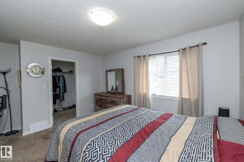7712 Eifert Crescent, Edmonton, AB - Indoor Photo Showing Bedroom