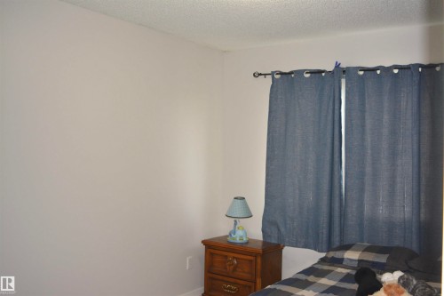 7712 Eifert Crescent, Edmonton, AB - Indoor