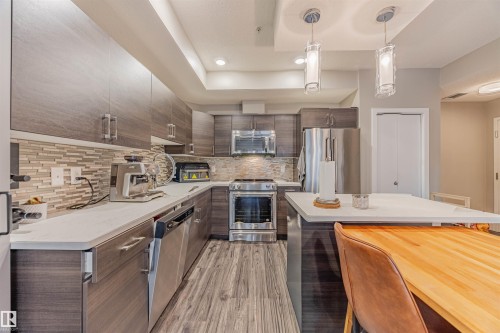 204 10006 83 Avenue, Edmonton, AB - Indoor Photo Showing Kitchen With Upgraded Kitchen