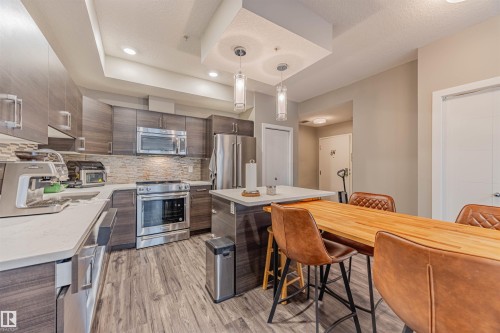 204 10006 83 Avenue, Edmonton, AB - Indoor Photo Showing Kitchen With Upgraded Kitchen