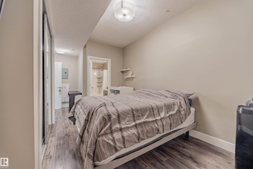 204 10006 83 Avenue, Edmonton, AB - Indoor Photo Showing Bedroom