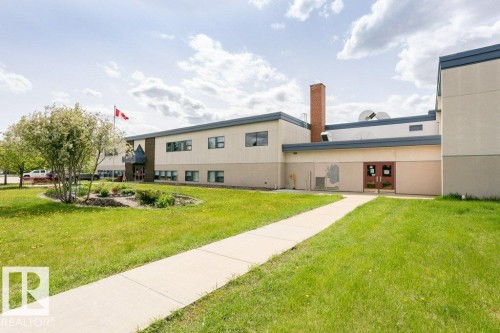 143 8735 165 Street, Edmonton, AB - Outdoor