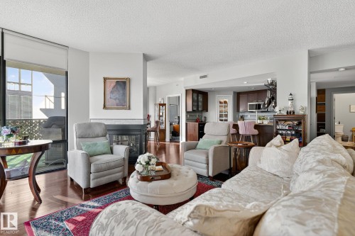 401 10028 119 Street, Edmonton, AB - Indoor Photo Showing Living Room