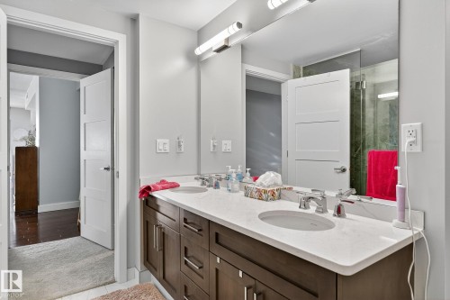 401 10028 119 Street, Edmonton, AB - Indoor Photo Showing Bathroom