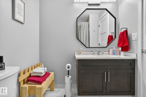 401 10028 119 Street, Edmonton, AB - Indoor Photo Showing Bathroom
