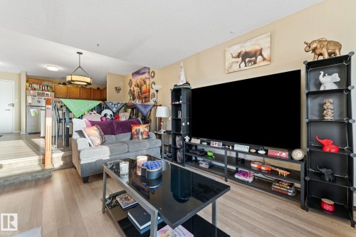 202 2904 139 Avenue, Edmonton, AB - Indoor Photo Showing Living Room
