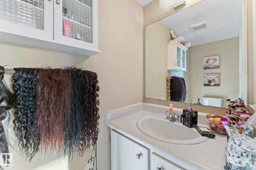 202 2904 139 Avenue, Edmonton, AB - Indoor Photo Showing Bathroom