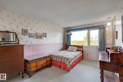 140 Windermere Drive, Edmonton, AB - Indoor Photo Showing Bedroom