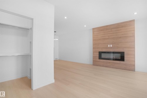 82 Blackbird Bend, Fort Saskatchewan, AB - Indoor With Fireplace