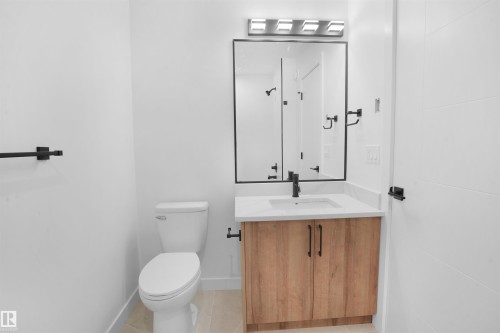 82 Blackbird Bend, Fort Saskatchewan, AB - Indoor Photo Showing Bathroom