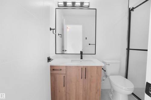 82 Blackbird Bend, Fort Saskatchewan, AB - Indoor Photo Showing Bathroom