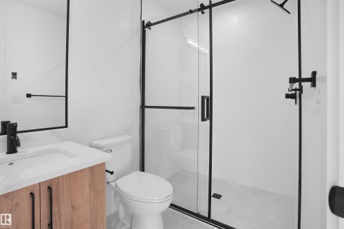 82 Blackbird Bend, Fort Saskatchewan, AB - Indoor Photo Showing Bathroom