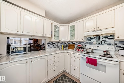 5535 144A Avenue, Edmonton, AB - Indoor Photo Showing Kitchen