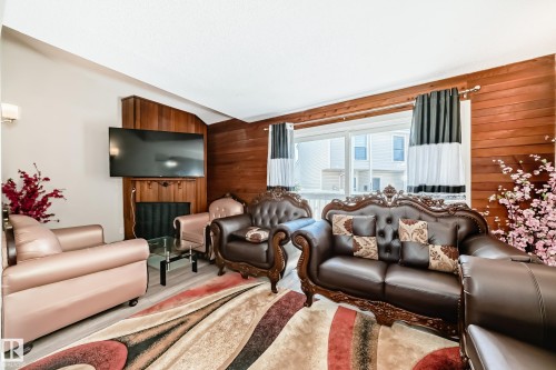 5535 144A Avenue, Edmonton, AB - Indoor Photo Showing Living Room