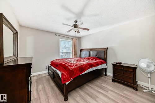 5535 144A Avenue, Edmonton, AB - Indoor Photo Showing Bedroom