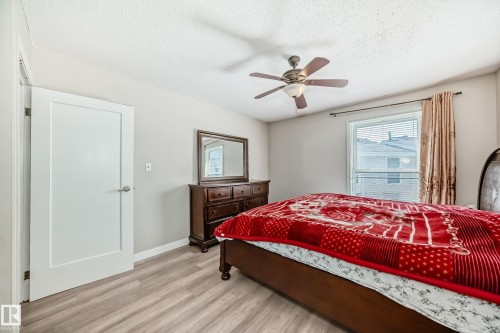 5535 144A Avenue, Edmonton, AB - Indoor Photo Showing Bedroom